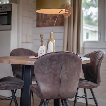 Cosy, Wooden With Dishwasher, In A Car-free Zone